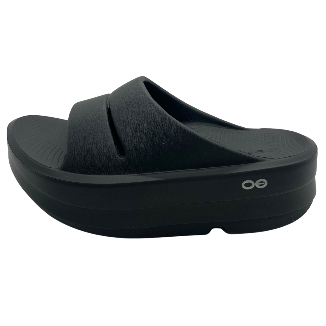OOFOS Women's OOmega OOahh